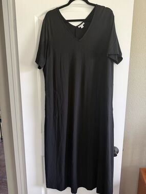 J Jill Black V-Neck Short Sleeve Maxi Dress